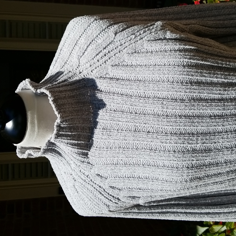 American Eagle Outfitters High Neck Pullover Sweater - Picture 5 of 13